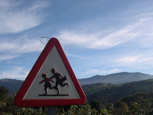 800px-school_children_traffic_signal