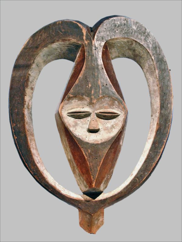 800px-Masque_facial_anthropomorphe_Kwele-Congo