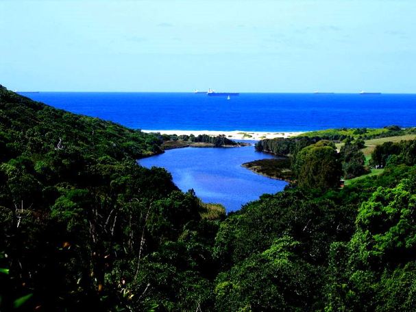 800px-GlenrockLagoonFromLeichhardtLookout