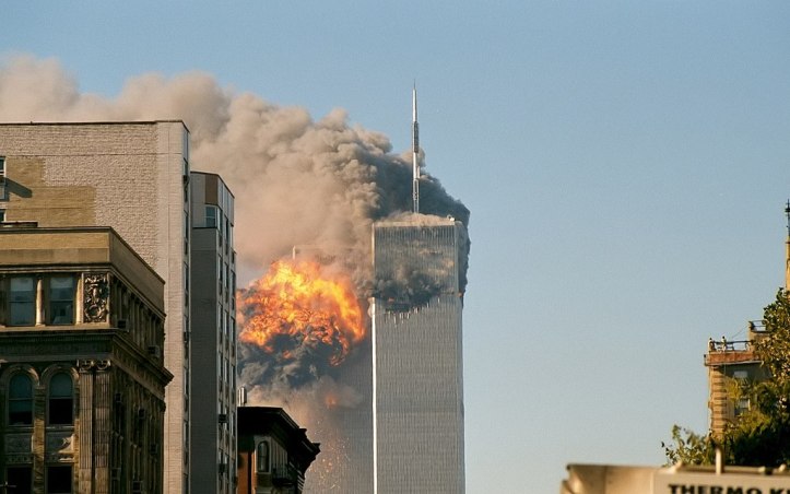 1024px-UA_Flight_175_hits_WTC_south_tower_9-11