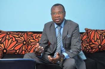 OK PUBLI Photo Télesphore Tueno.JPG