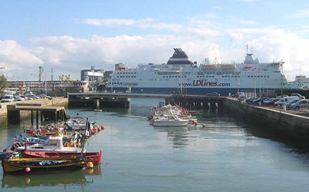 1024px-Ferry_Le_Havre_2007.jpg