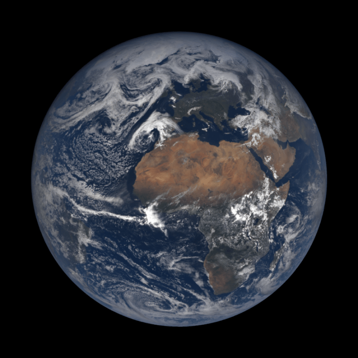 800px-Earth_by_the_EPIC_Team_on_21_April_2018.png