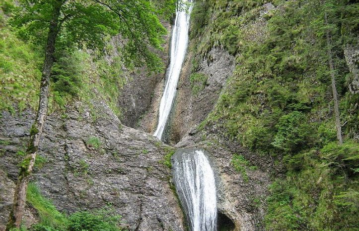 800px-Cascada_duruitoarea