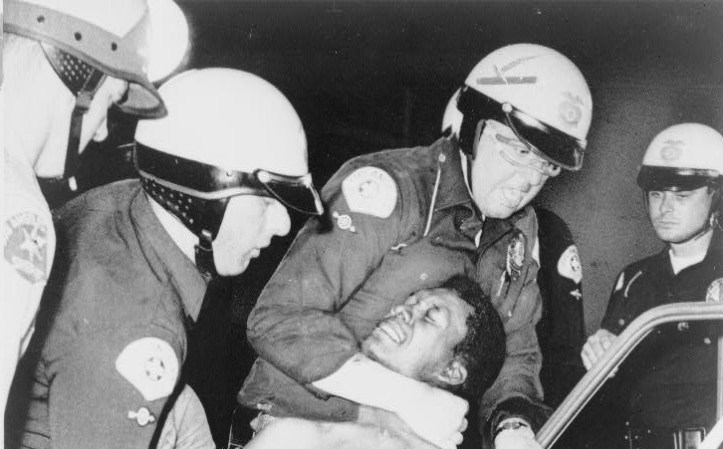 Wattsriots-policearrest-loc