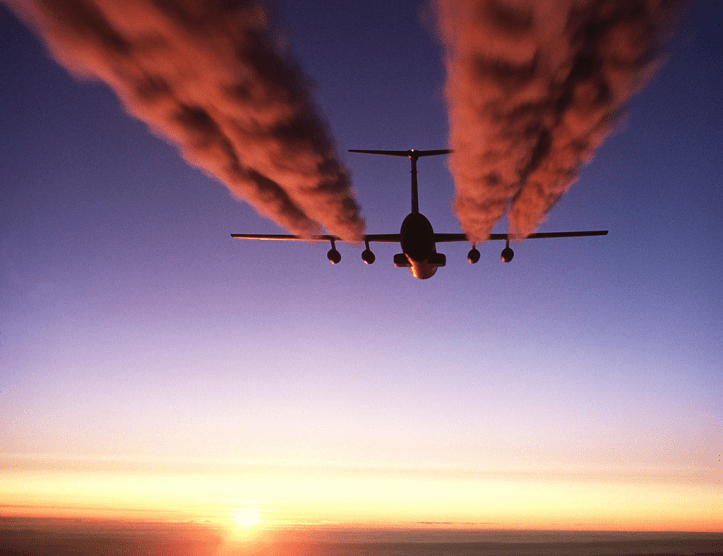 1024px-C-141_Starlifter_contrail_crop1.png