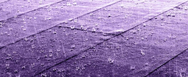 1024px-Purple_rain_on_roof.jpg