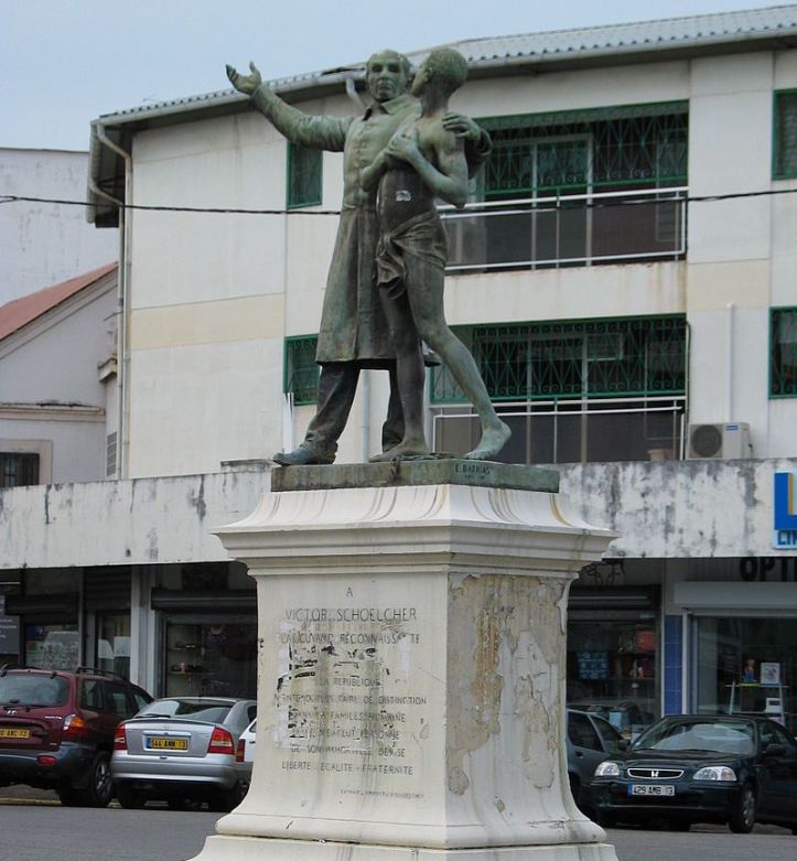 800px-PlaceSchoelcher