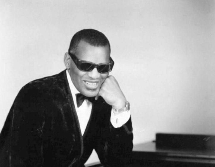 800px-Ray_Charles_classic_piano_pose