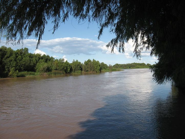 800px-Arroyo_al_Parana_San_Pedro