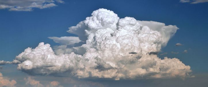 Cumulonimbus_seen_from_Milano-Malpensa_airport,_2010_08